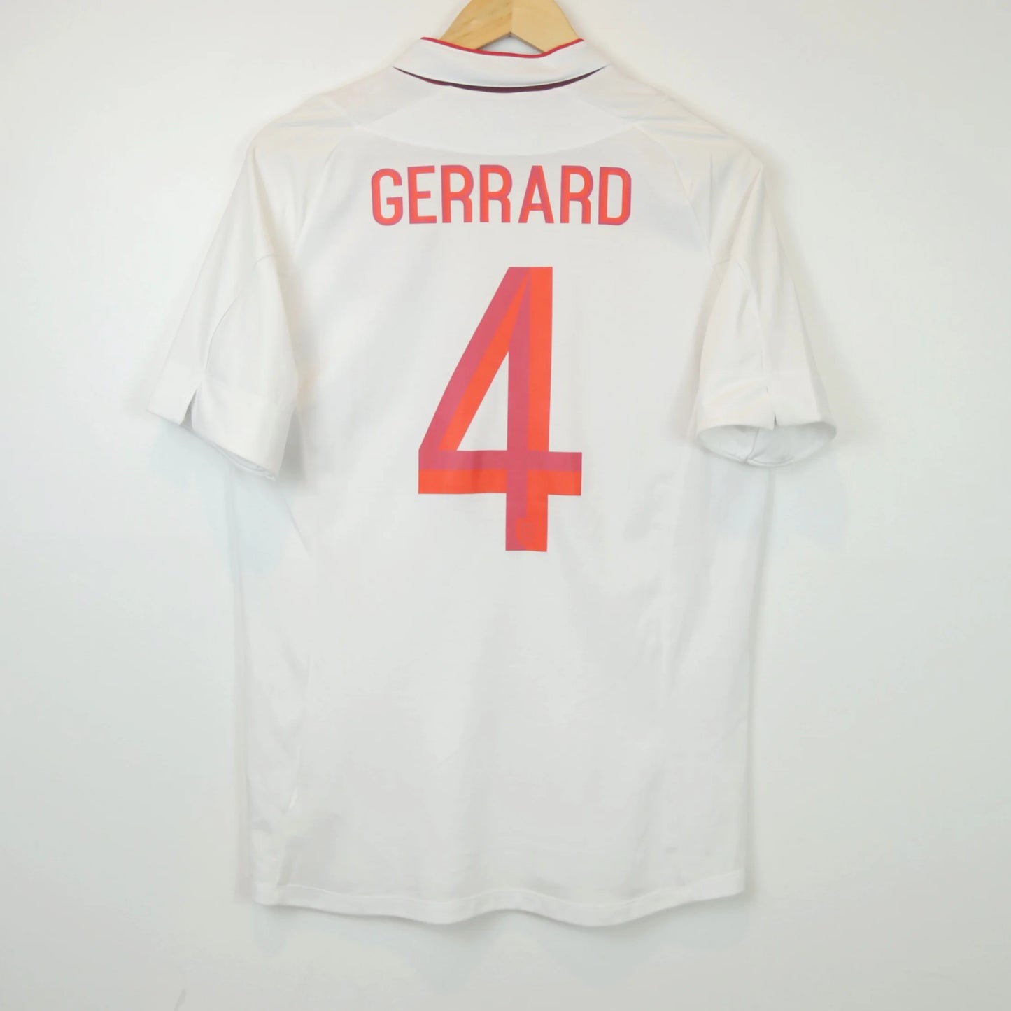 England 2010 Home - Gerrard - Size M - Authentic Umbro