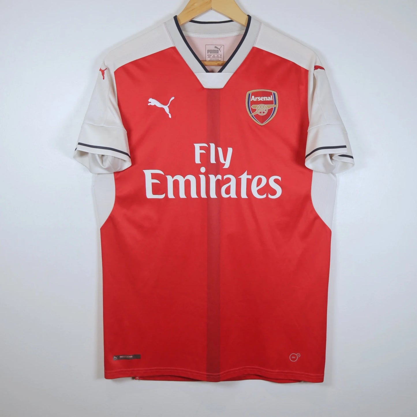 Arsenal 16/17 Home - Ozil - Size M - Authentic Puma