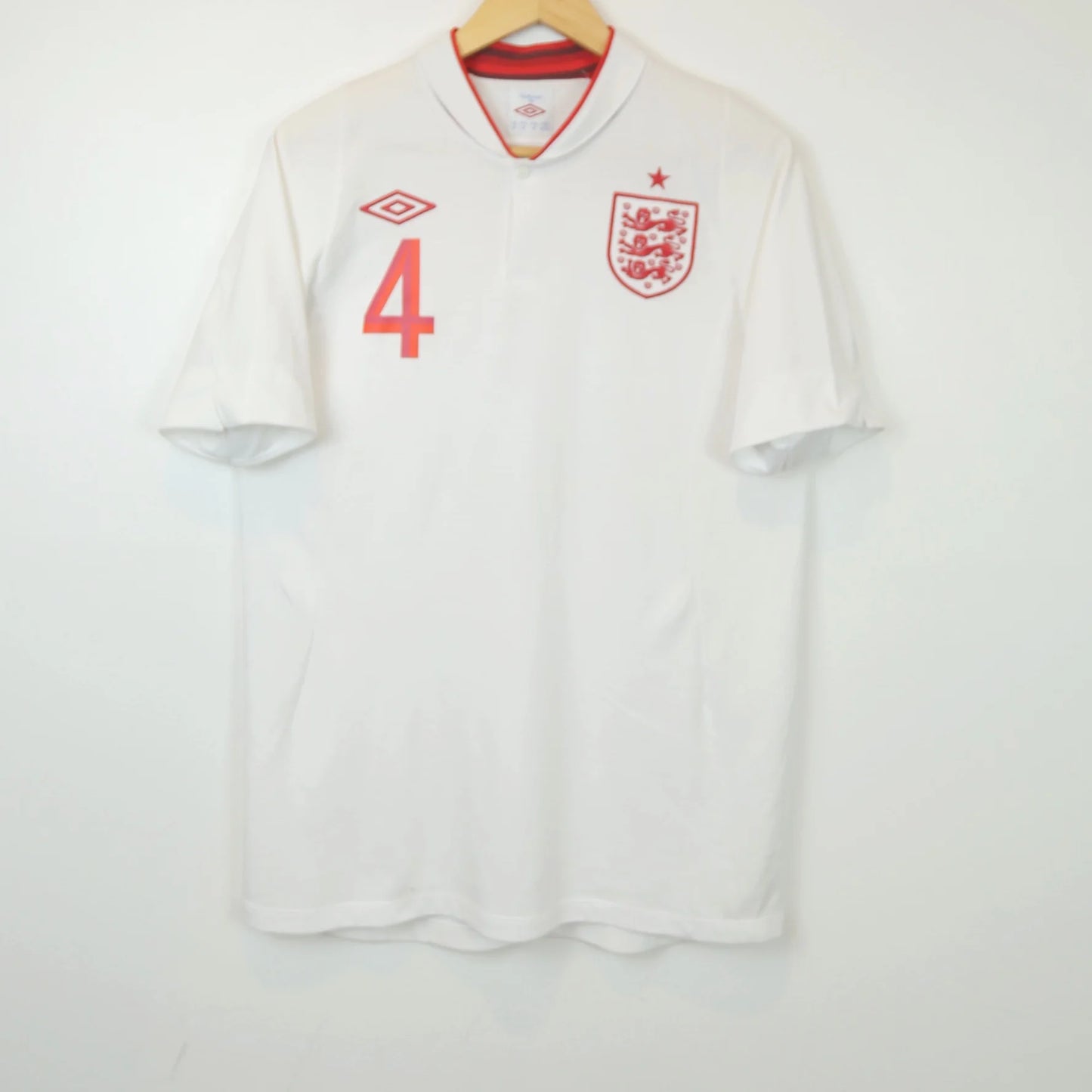 England 2010 Home - Gerrard - Size M - Authentic Umbro