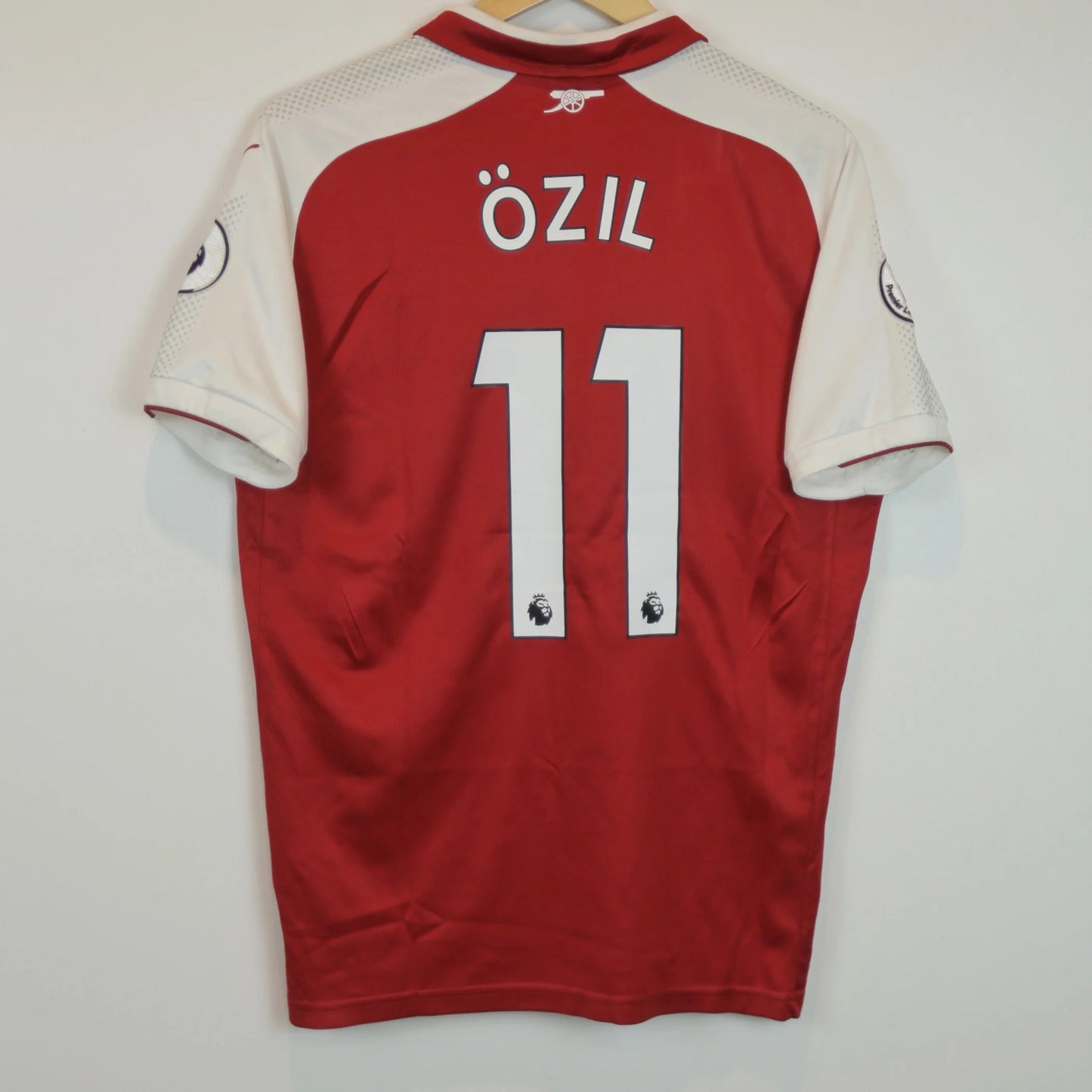 Arsenal 17/18 Home - Ozil - Size M - Authentic Puma