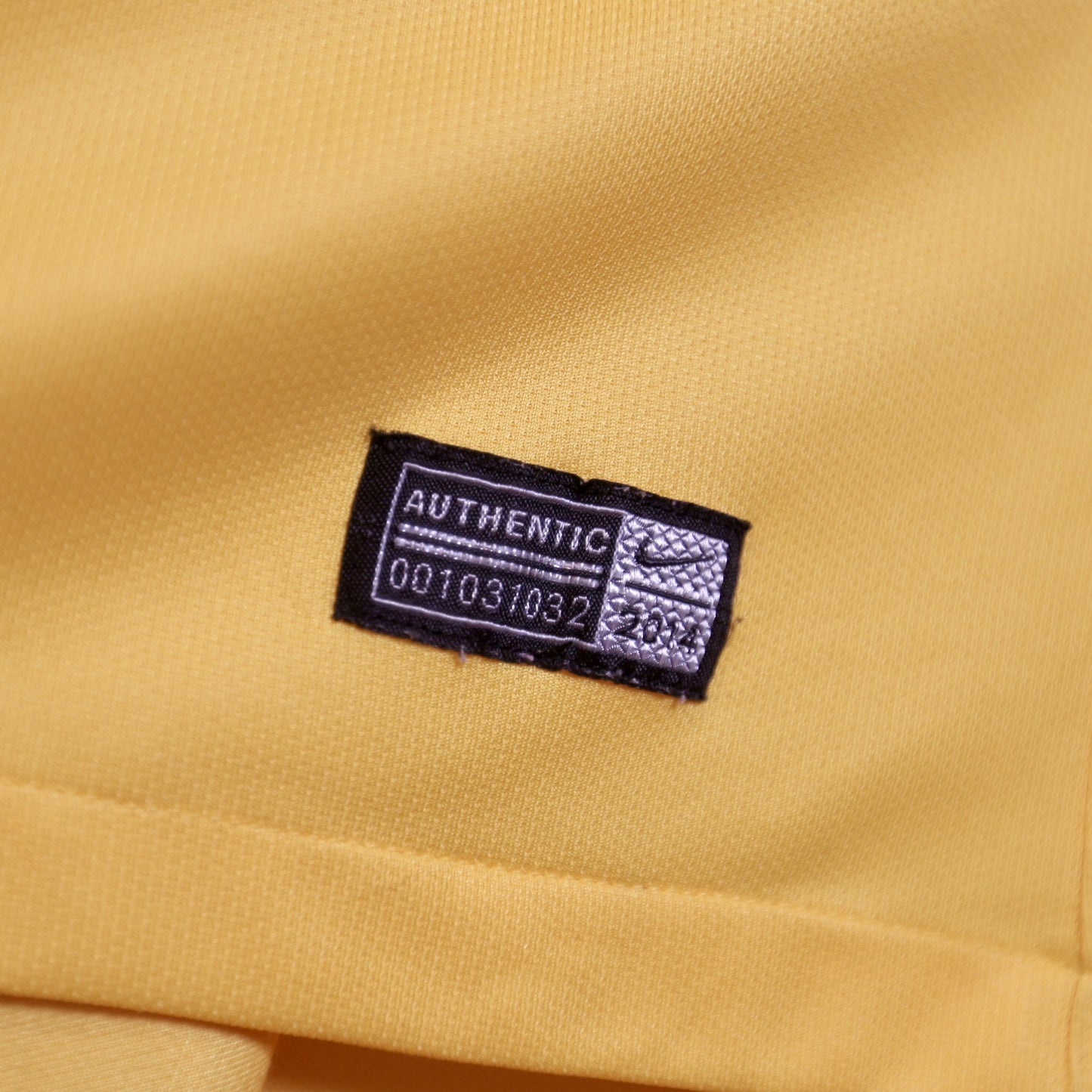 Brazil 2014 Home - Neymar - Size M - Authentic Nike