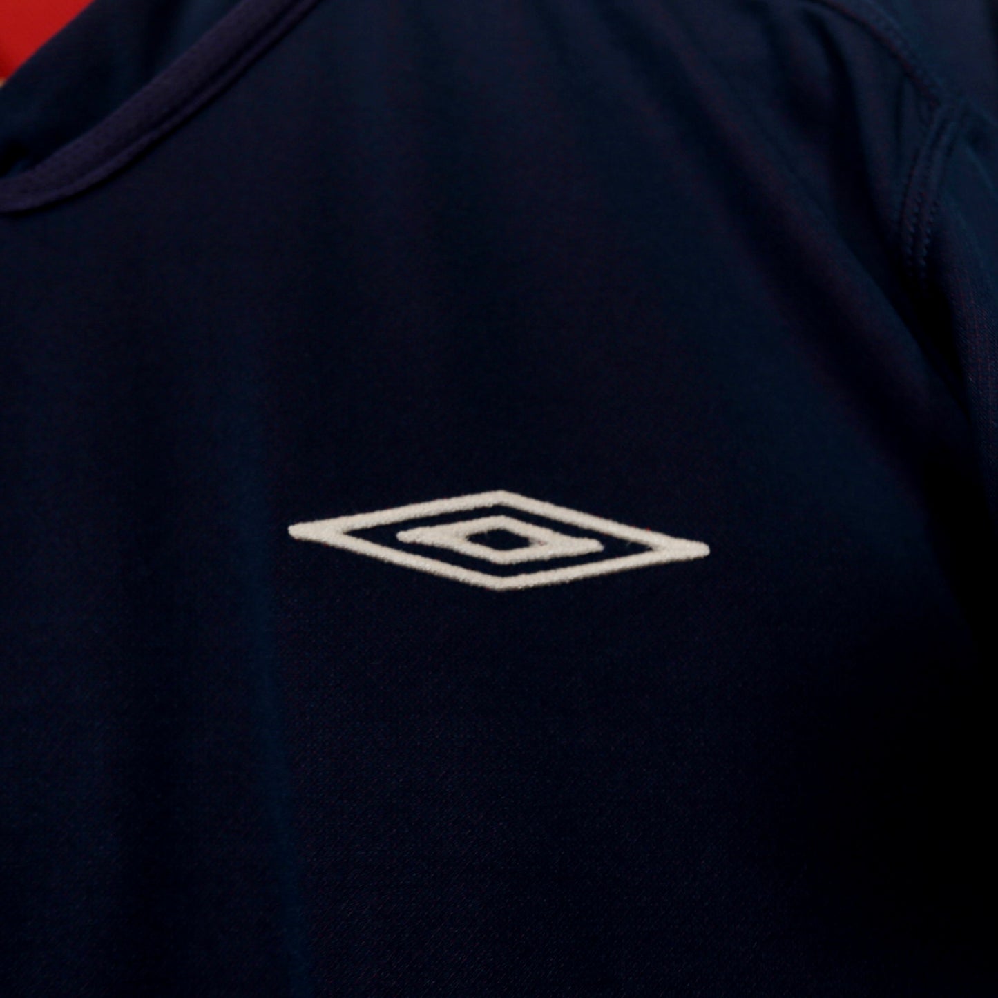 England 2002 Away - Reversible - David Beckham - Size M - Authentic Umbro