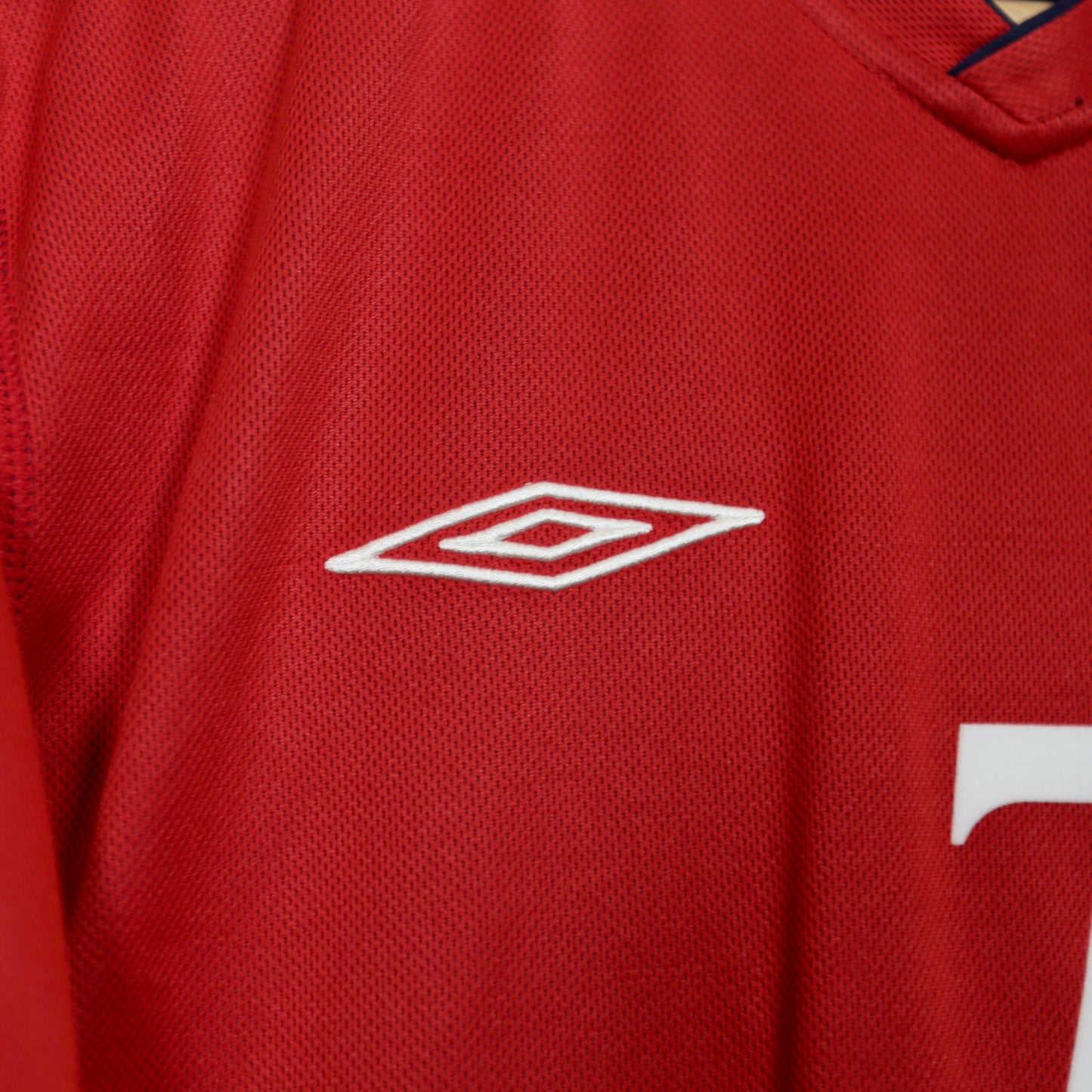 England 2002 Away - Reversible - David Beckham - Size M - Authentic Umbro