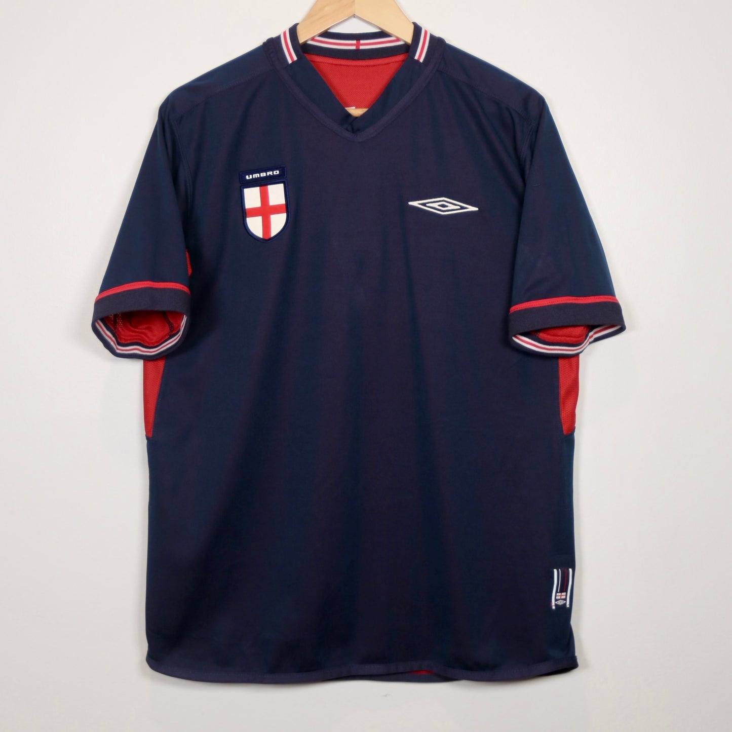England 2002 Away - Reversible - David Beckham - Size M - Authentic Umbro