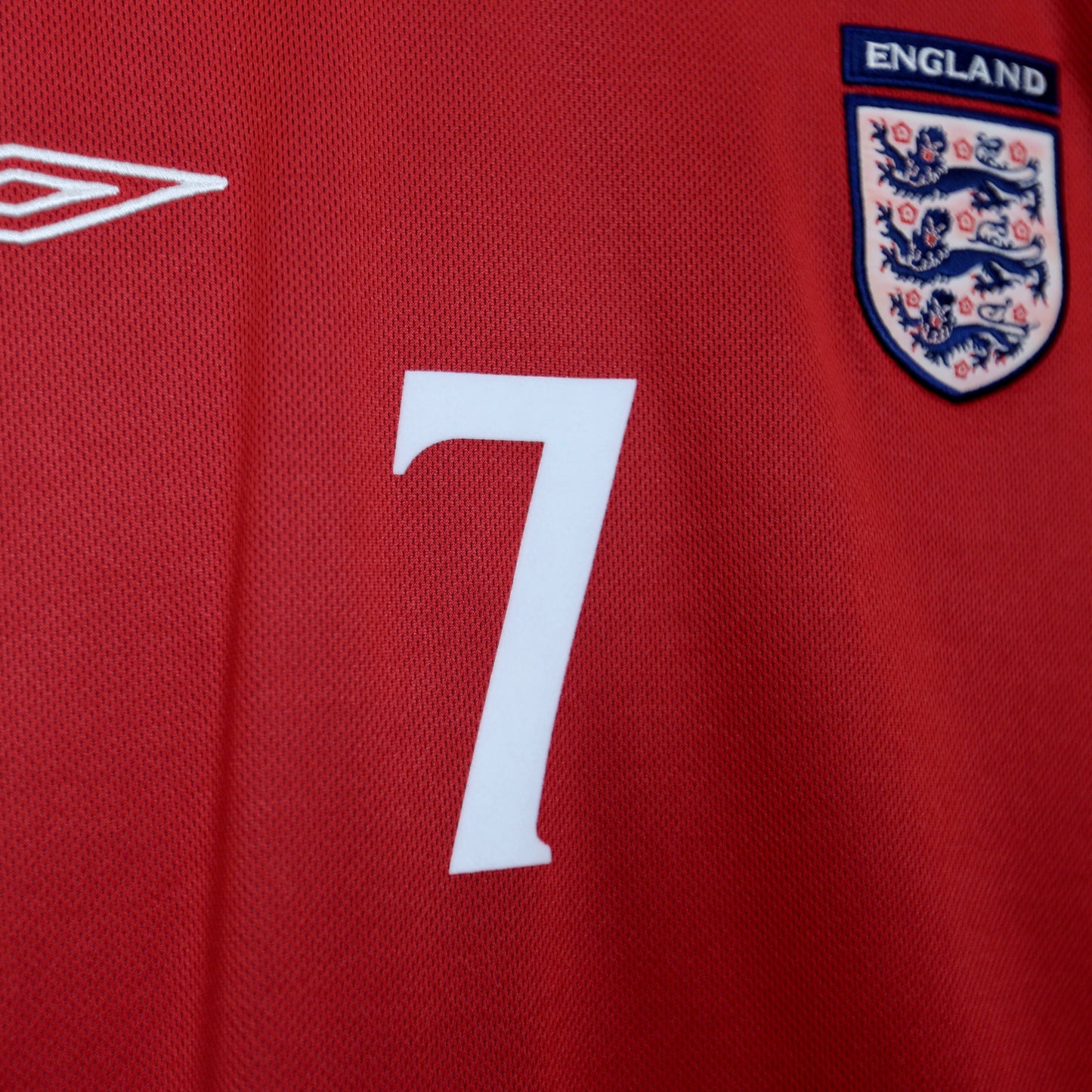 England 2002 Away - Reversible - David Beckham - Size M - Authentic Umbro