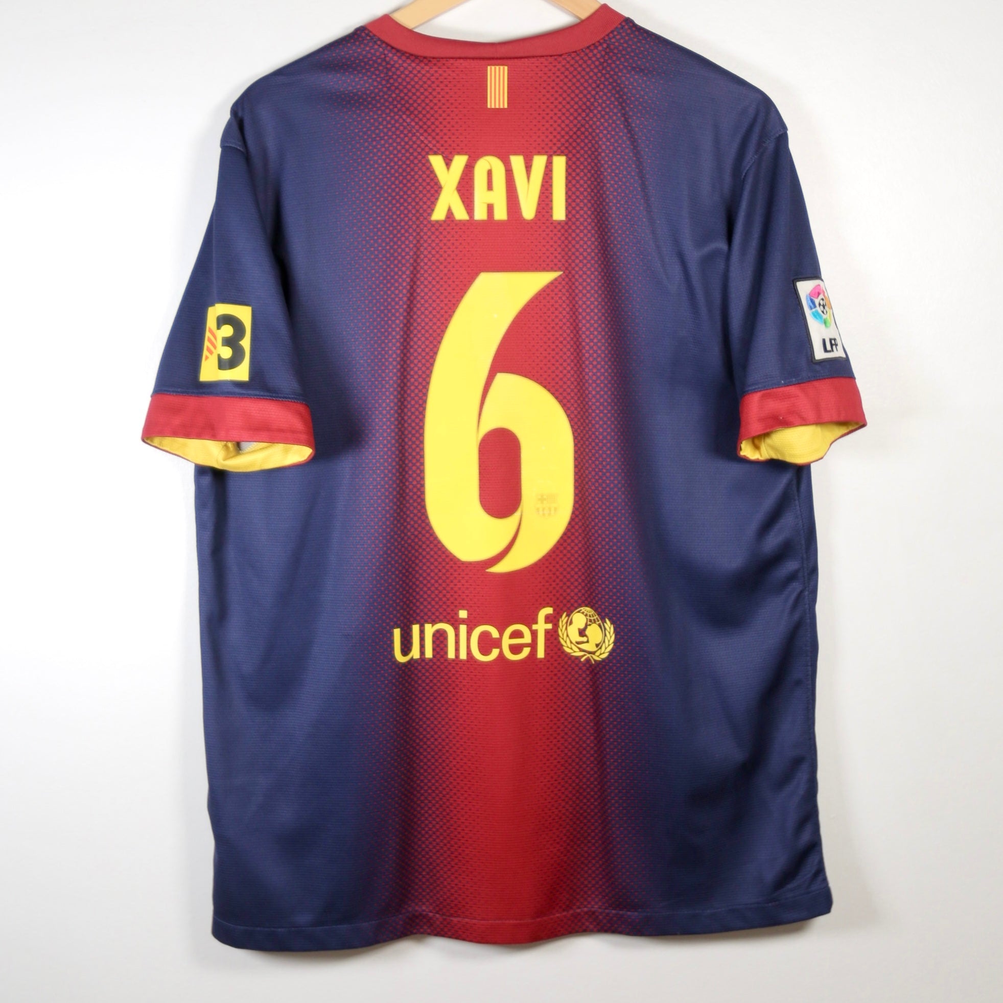 Barcelona 12/13 Home – Nike - Xavi - Size L – Classic Diez