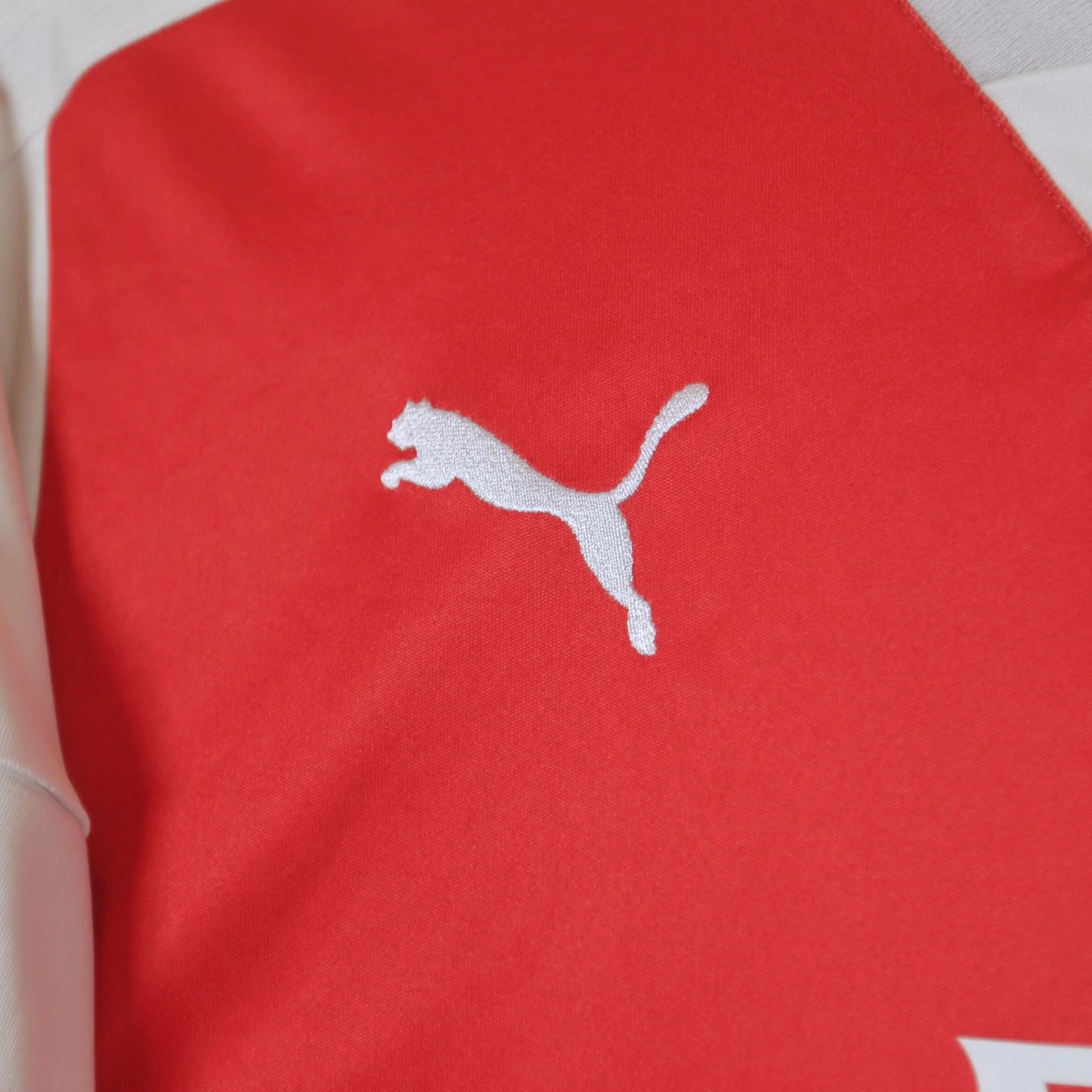 Arsenal 16/17 Home - Ozil - Size M - Authentic Puma