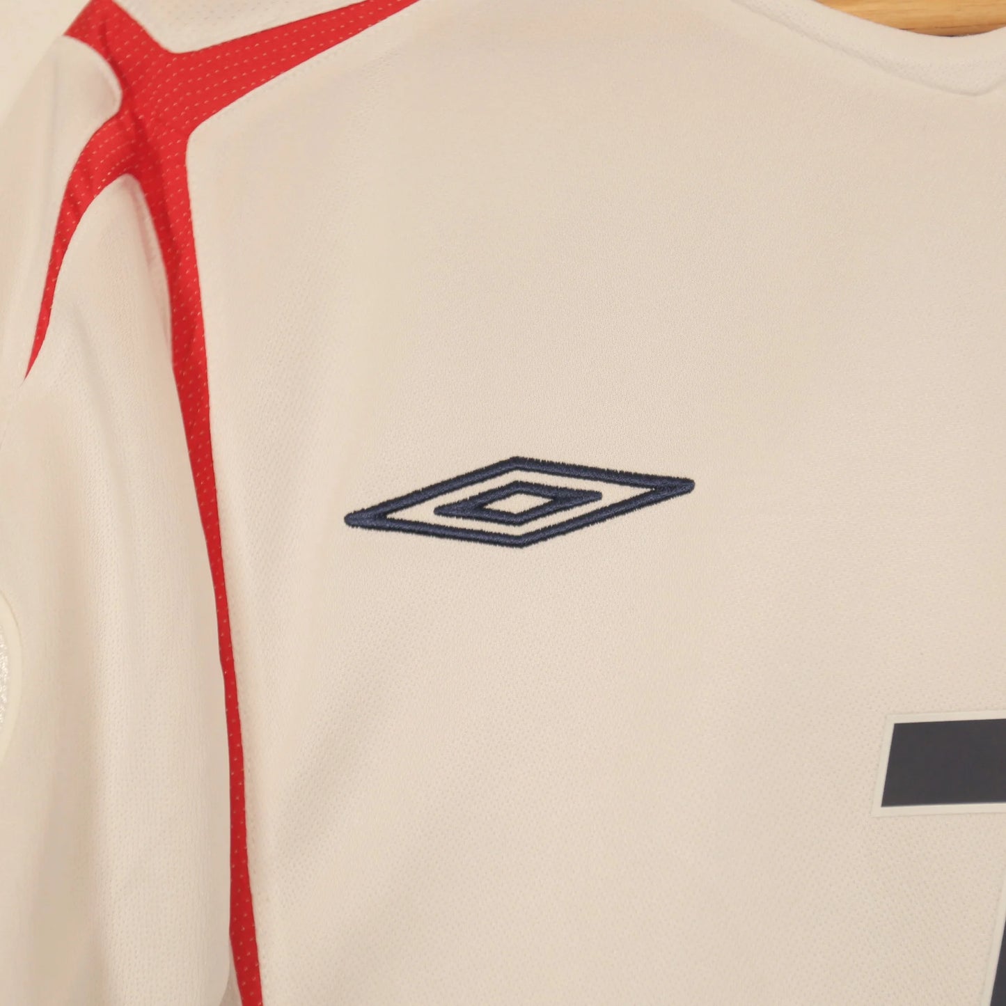 England 2006 Home - David Beckham - Size M - Authentic Umbro