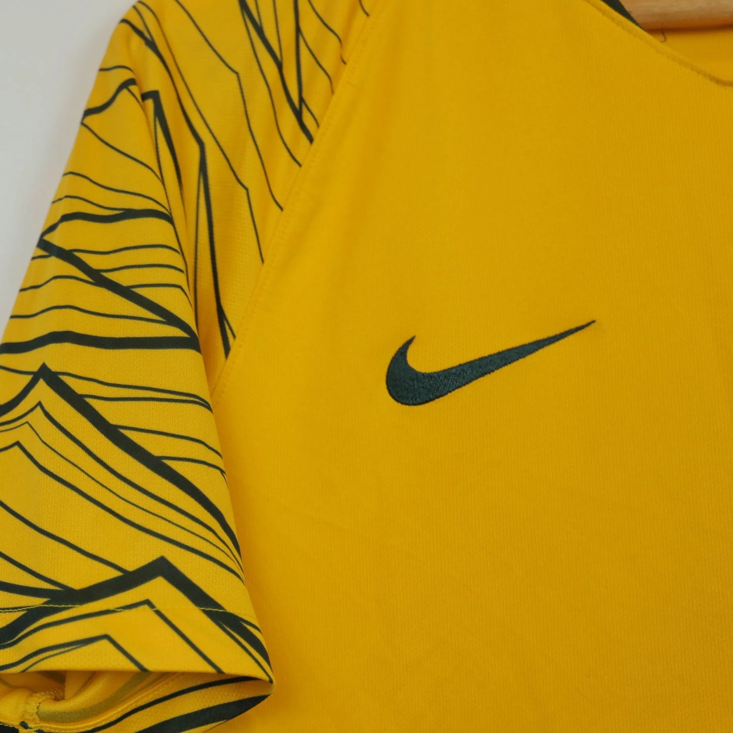 Australia 2018 Home - Size M - Authentic Nike
