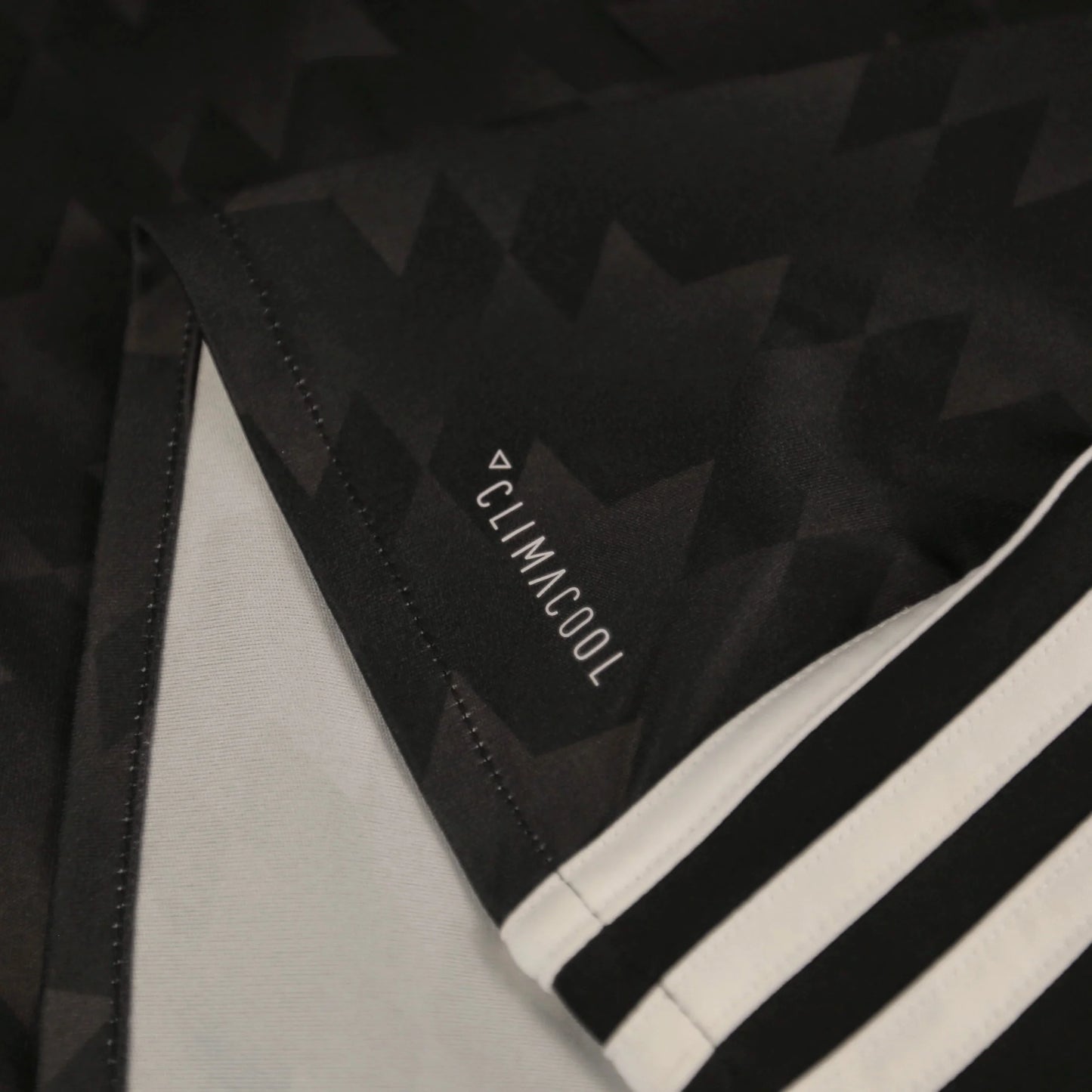Manchester United 17/18 Away - Antonio Valencia - Size Men XL - Authentic Adidas