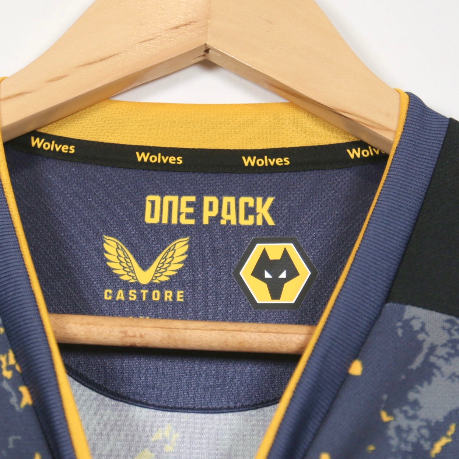 Wolverhampton 21/22 Away - Raul Jimenez - Size XL