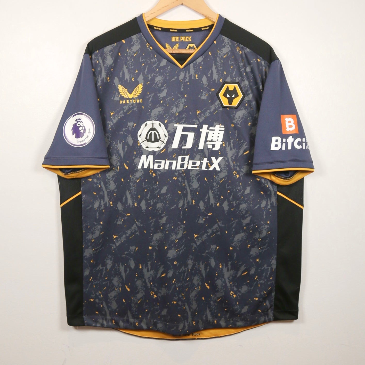 Wolverhampton 21/22 Away - Raul Jimenez - Size XL