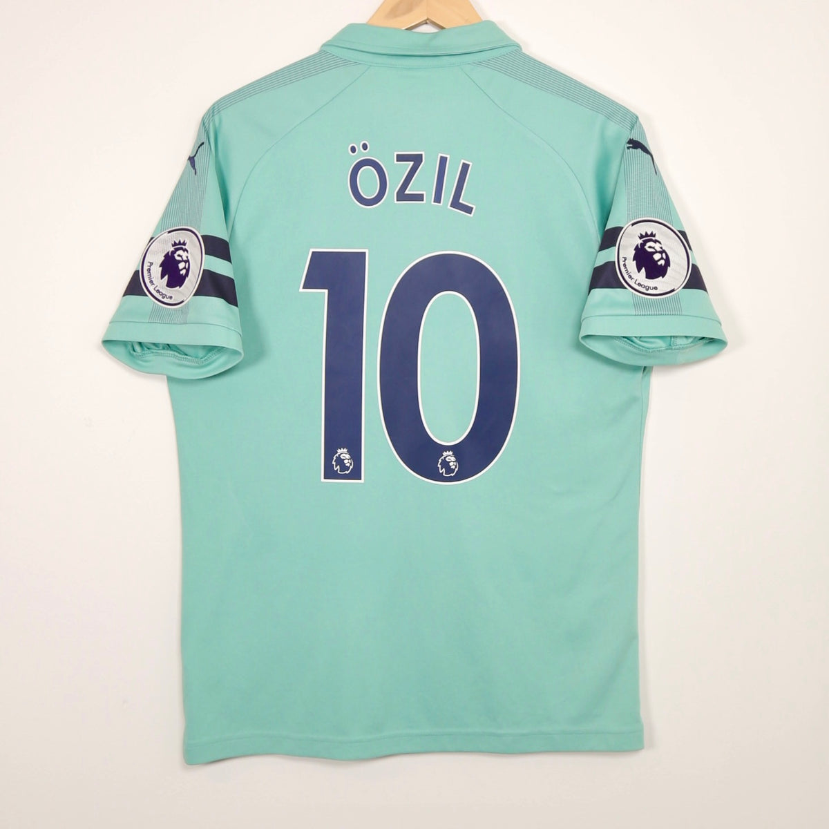 Arsenal 18/19 Third - Ozil - Size M