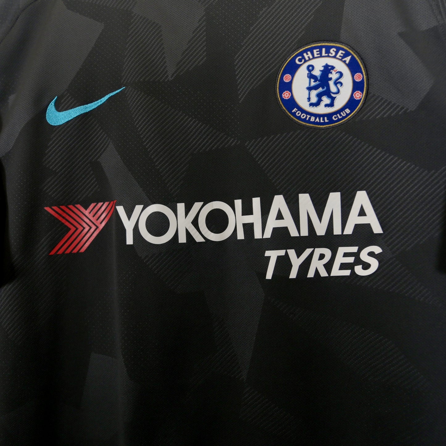 Chelsea 17/18 Third - Eden Hazard - Size L - Authentic Nike