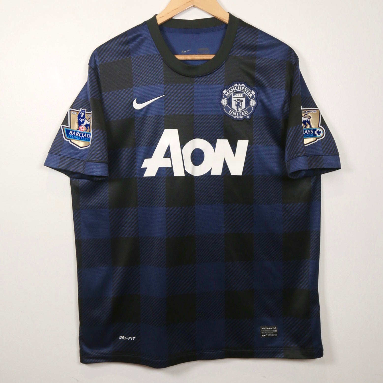 Manchester United 13/14 Away - Mata - Size L