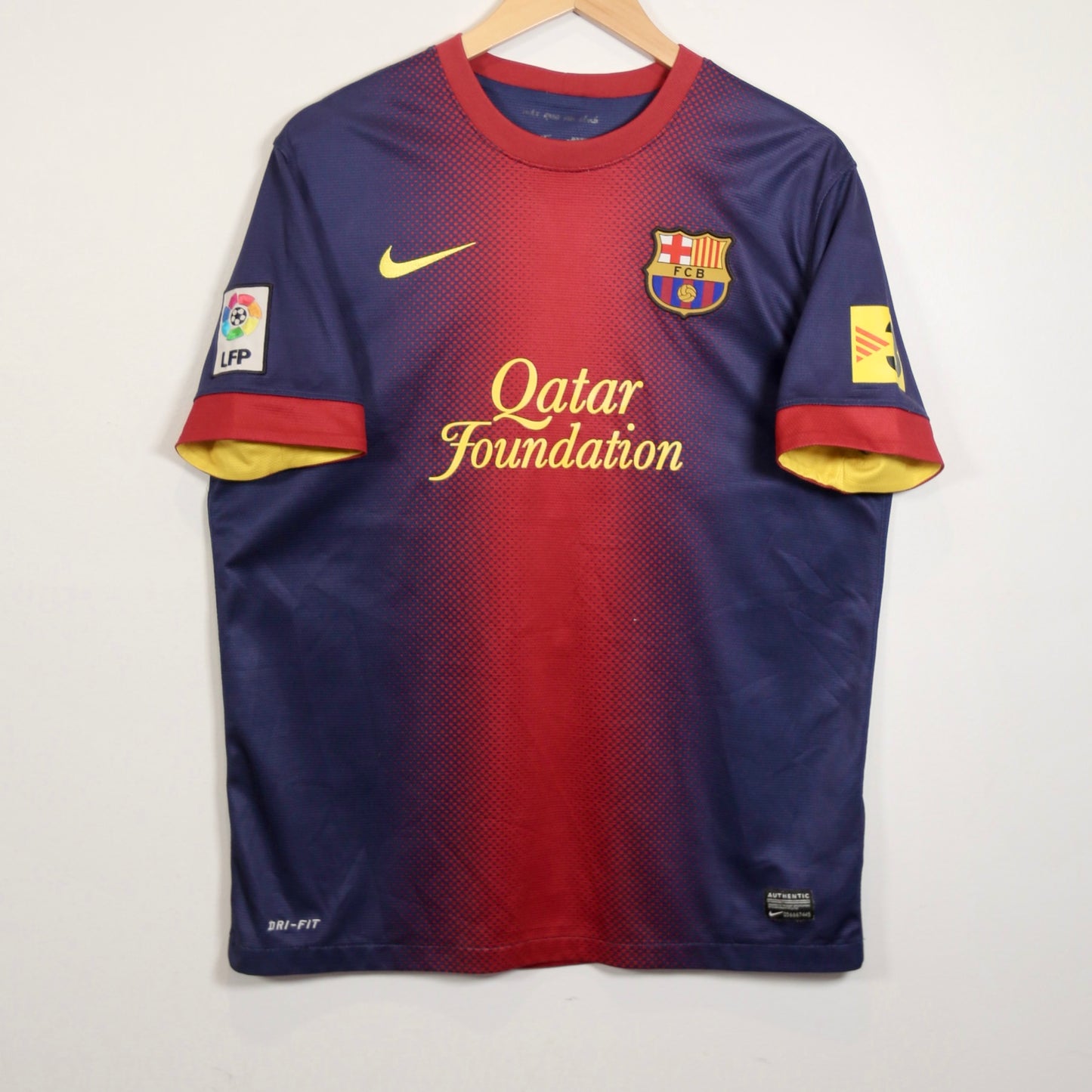 Barcelona 12/13 Home - Andres Iniesta - Size M - Original Nike