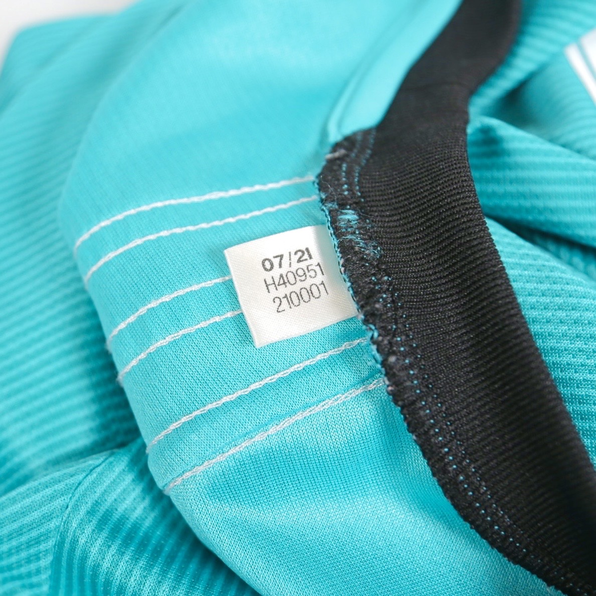 Real Madrid 21/22 Third - Modric - Size L