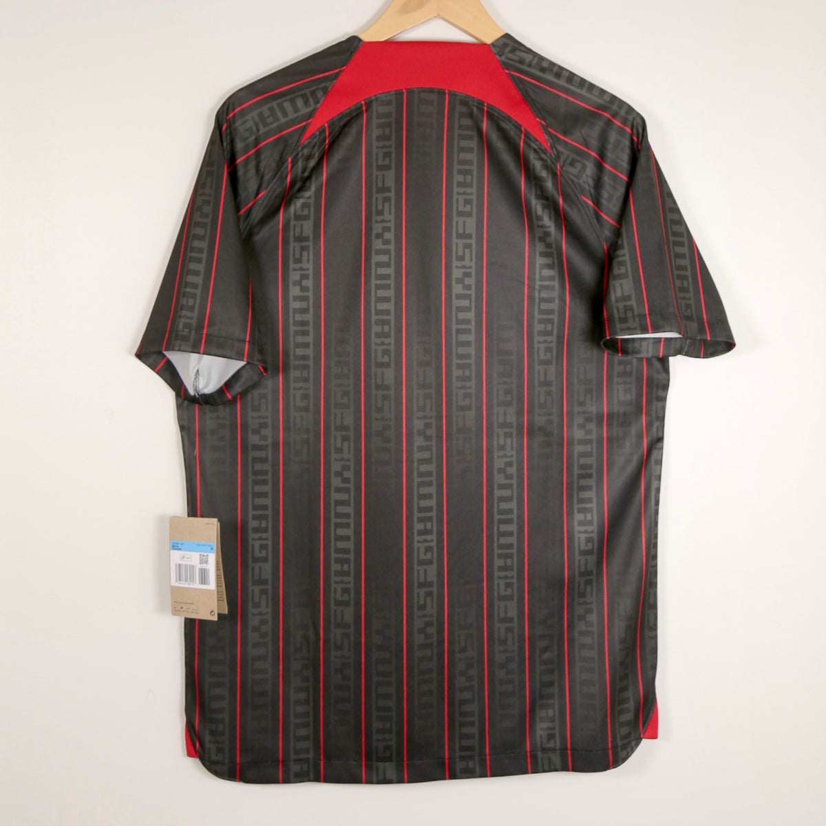 Liverpool x LeBron James 23/24- BNWT - Size M