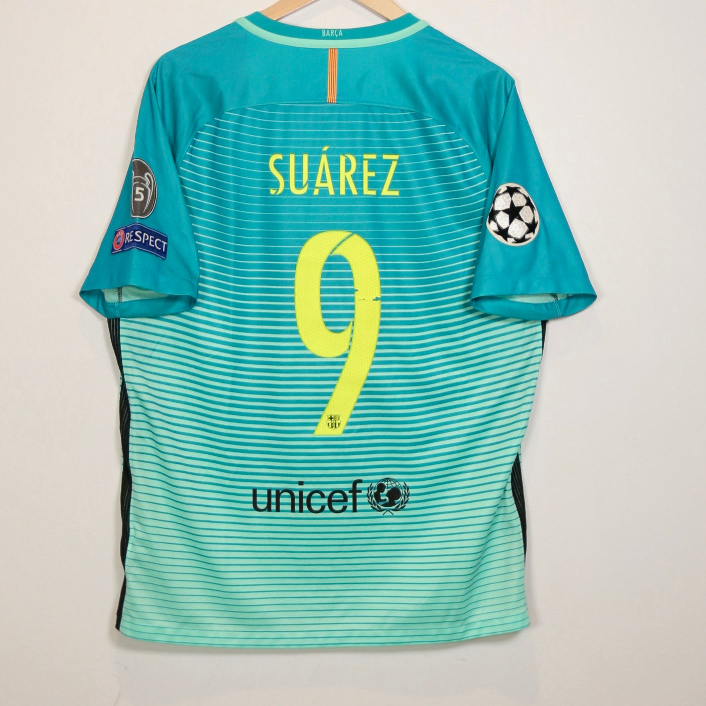 Barcelona 16/17 Third – Nike - Luis Suarez - Size L – Classic Diez
