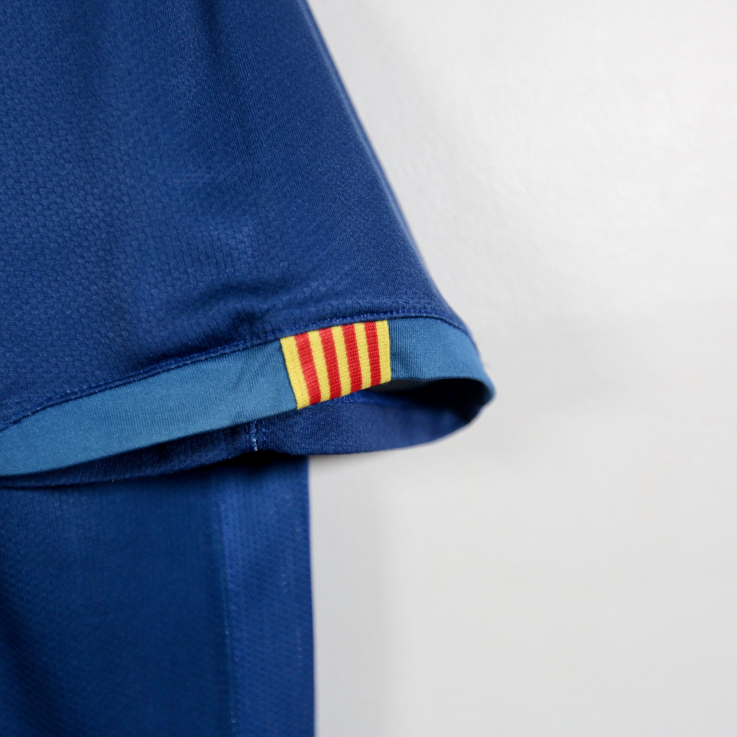 Barcelona 06/07 Home - Nike - Ronaldinho - Size L