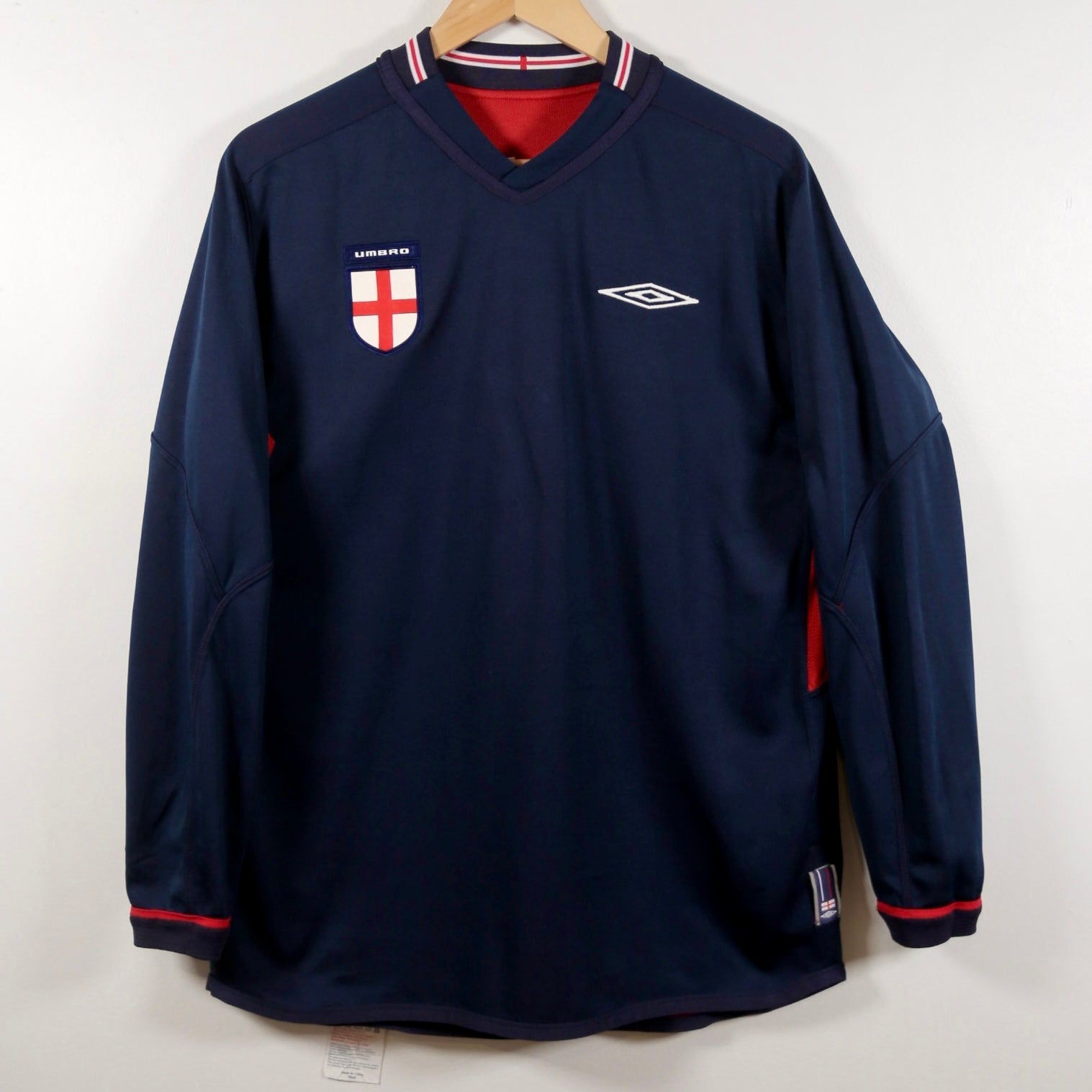 England 2002 Away – Umbro - David Beckham | Size M | Long Sleeve | Reversible