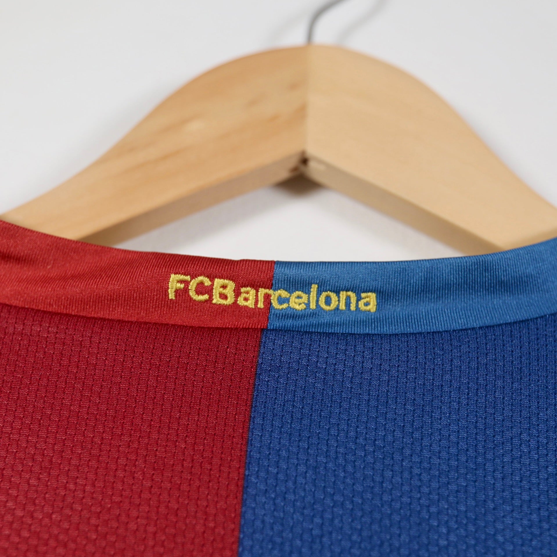 Barcelona 06/07 Home - Nike - Ronaldinho - Size L