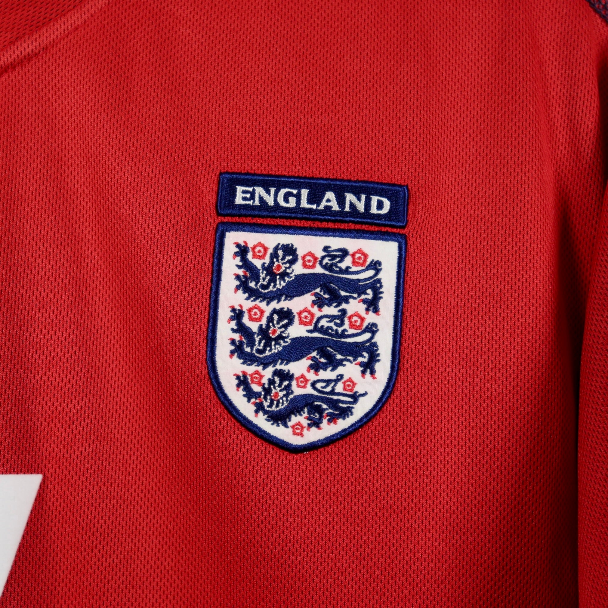 England 2002 Away – Umbro - David Beckham | Size M | Long Sleeve | Reversible