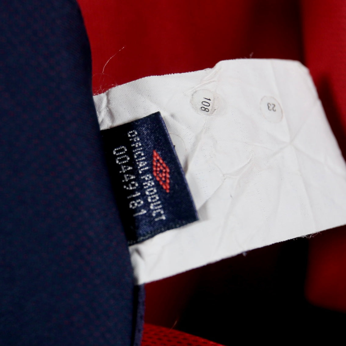 England 2002 Away – Umbro - David Beckham | Size M | Long Sleeve | Reversible