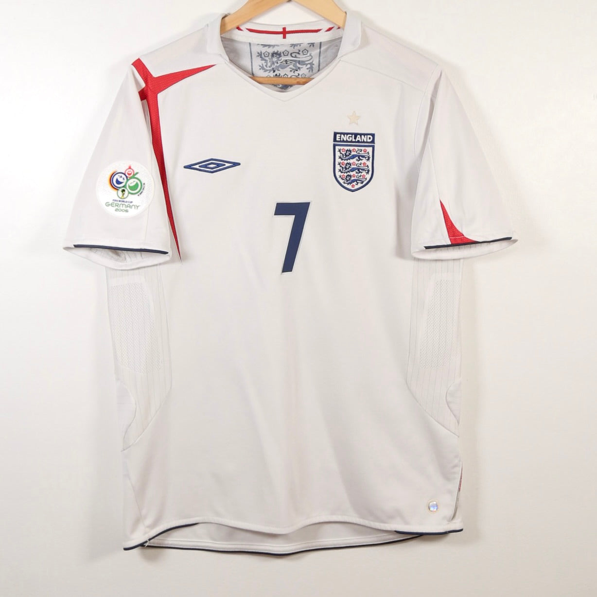 England 2006 Home – Umbro - David Beckham - Size M