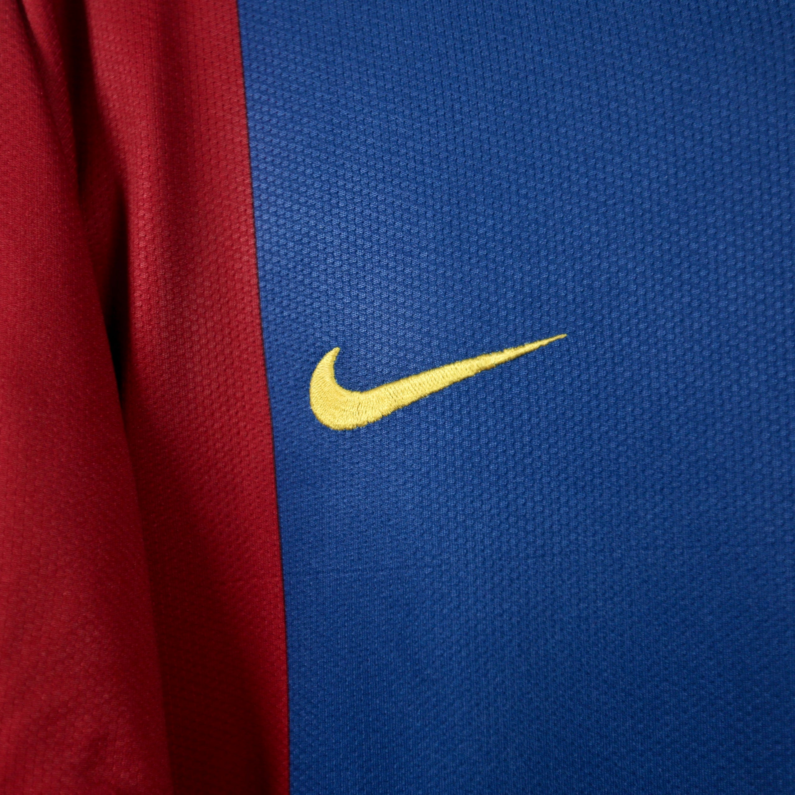 Barcelona 06/07 Home - Nike - Ronaldinho - Size L