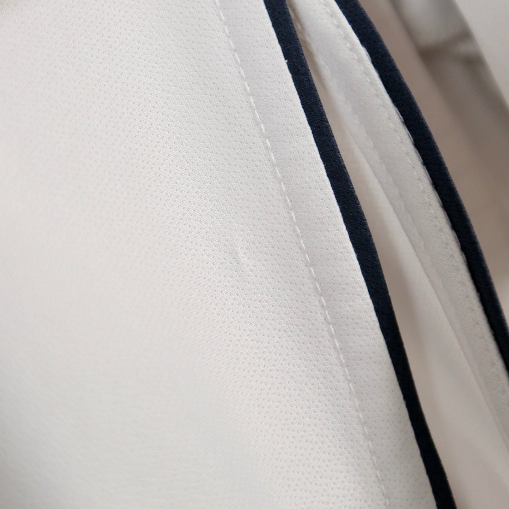 England 2006 Home – Umbro - David Beckham - Size M