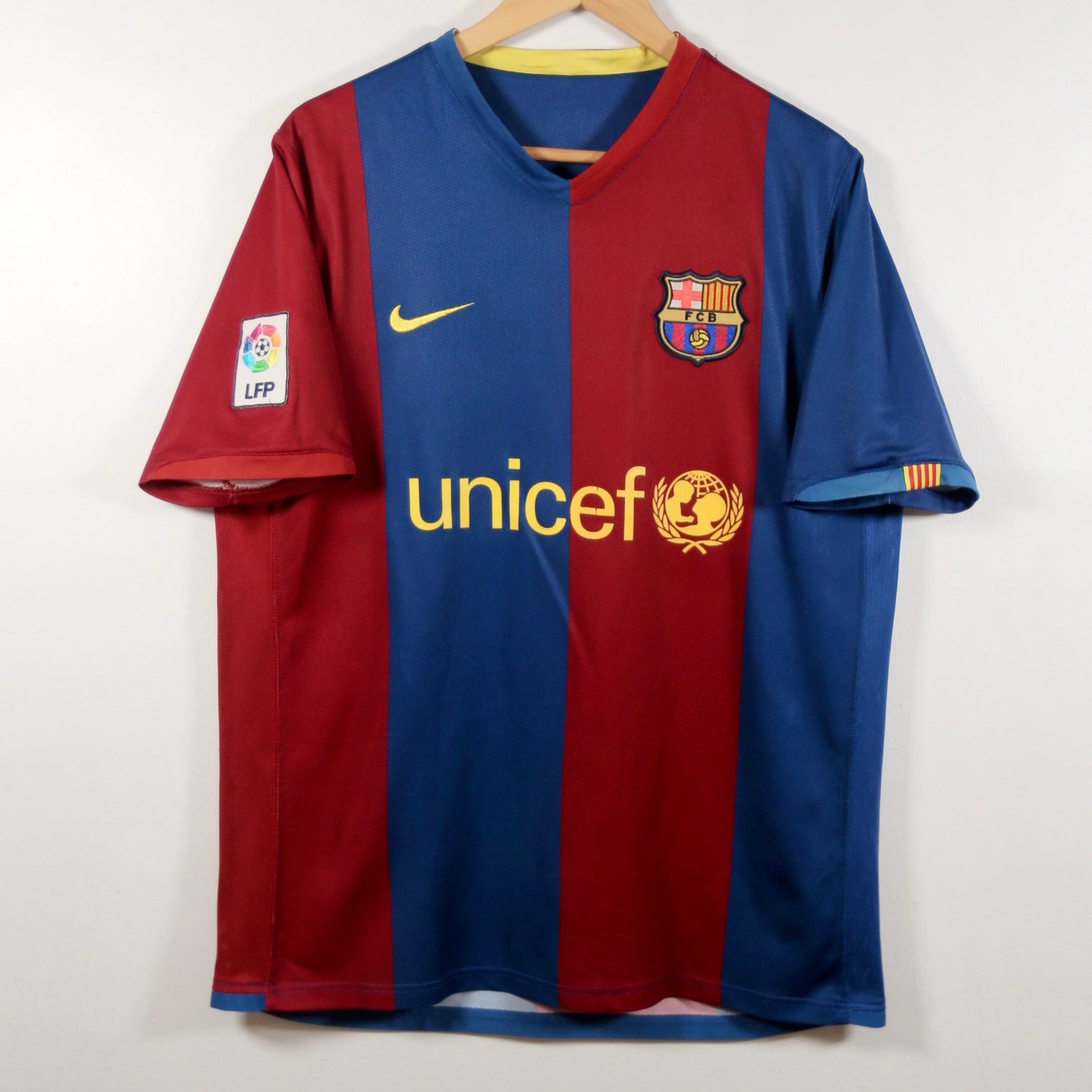 Barcelona 06/07 Home - Nike - Ronaldinho - Size L