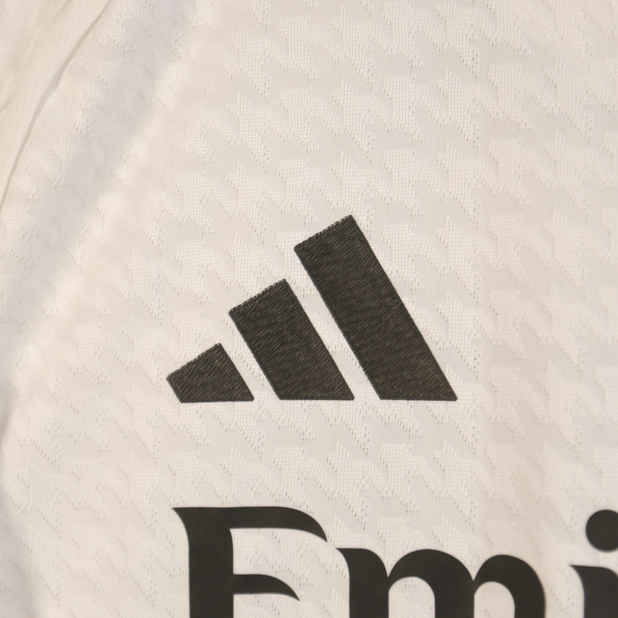 Real Madrid 24/25 Home - Modric - Size M - BNWT