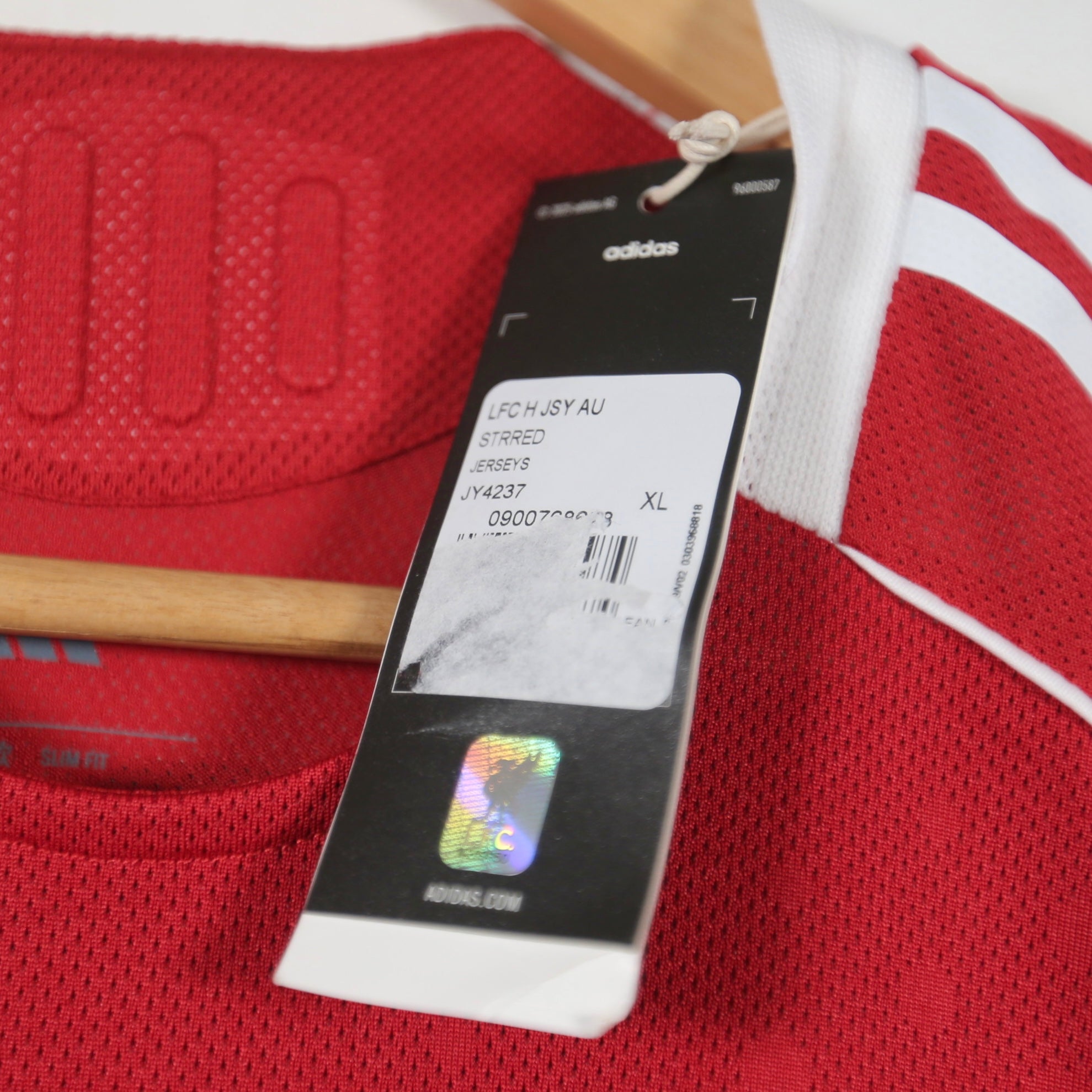 Liverpool 25/26 Home - Virgil van Dijk - Size XL - BNWT - PV