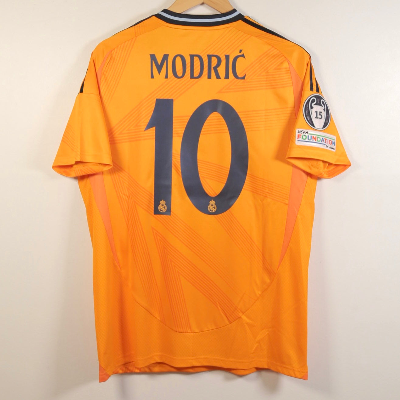 Real Madrid 24/25 Away - Modric - Size M - BNWT