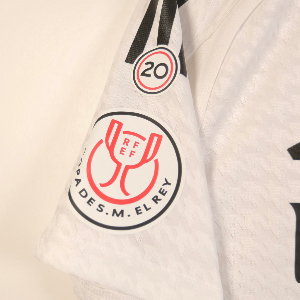 Real Madrid 24/25 Home - Modric - Size M - BNWT