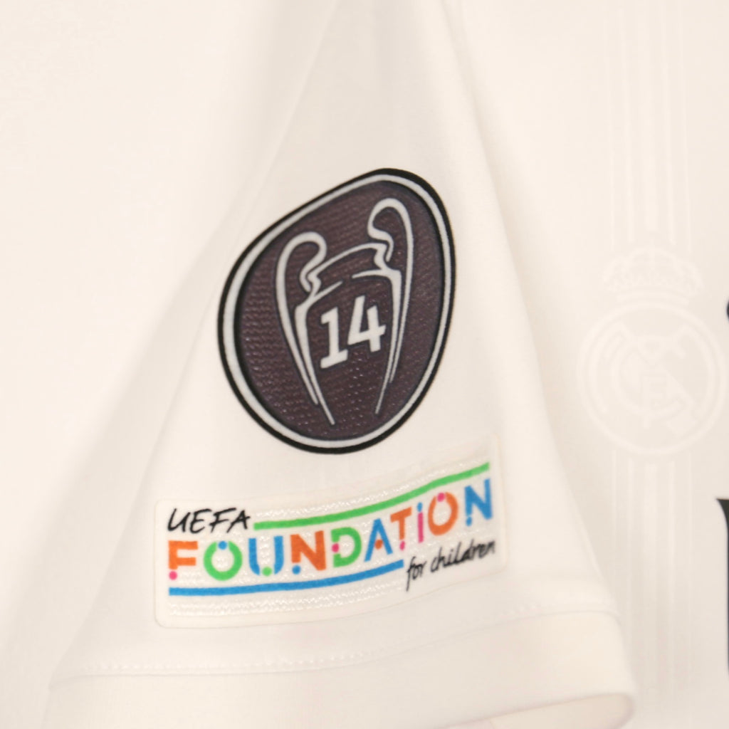 Real Madrid 22/23 Home -  Luka Modric - Size M - Authentic Adidas