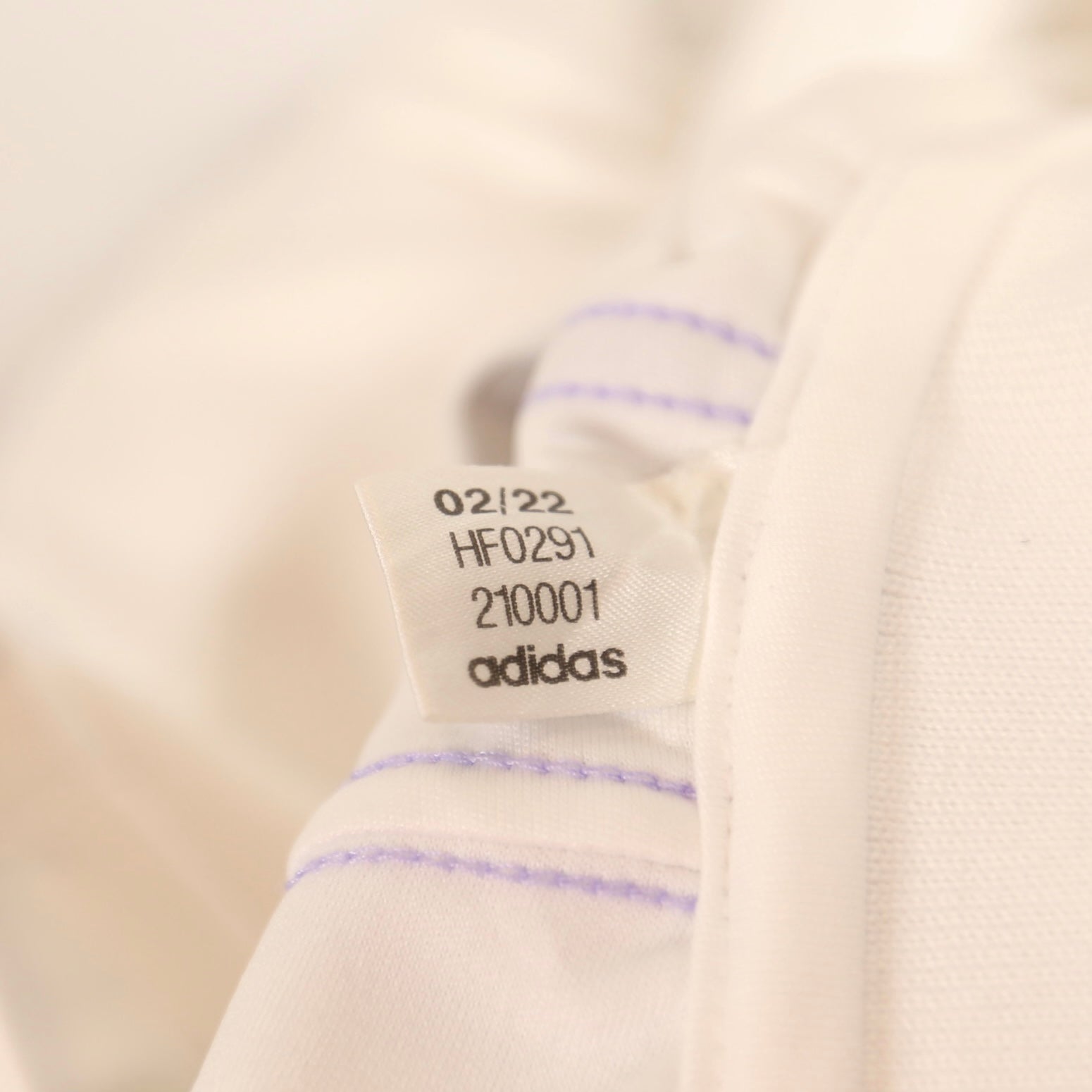 Real Madrid 22/23 Home -  Luka Modric - Size M - Authentic Adidas