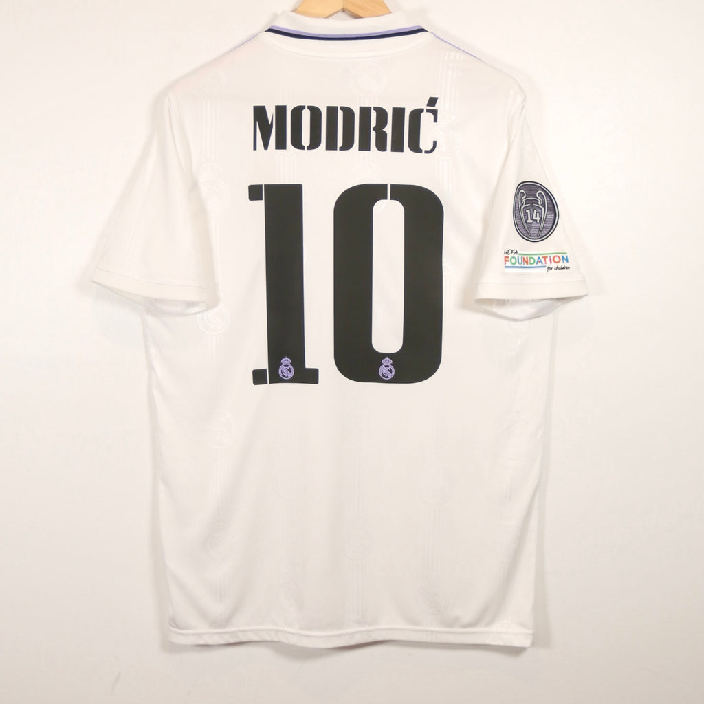 Real Madrid 22/23 Home -  Luka Modric - Size M - Authentic Adidas