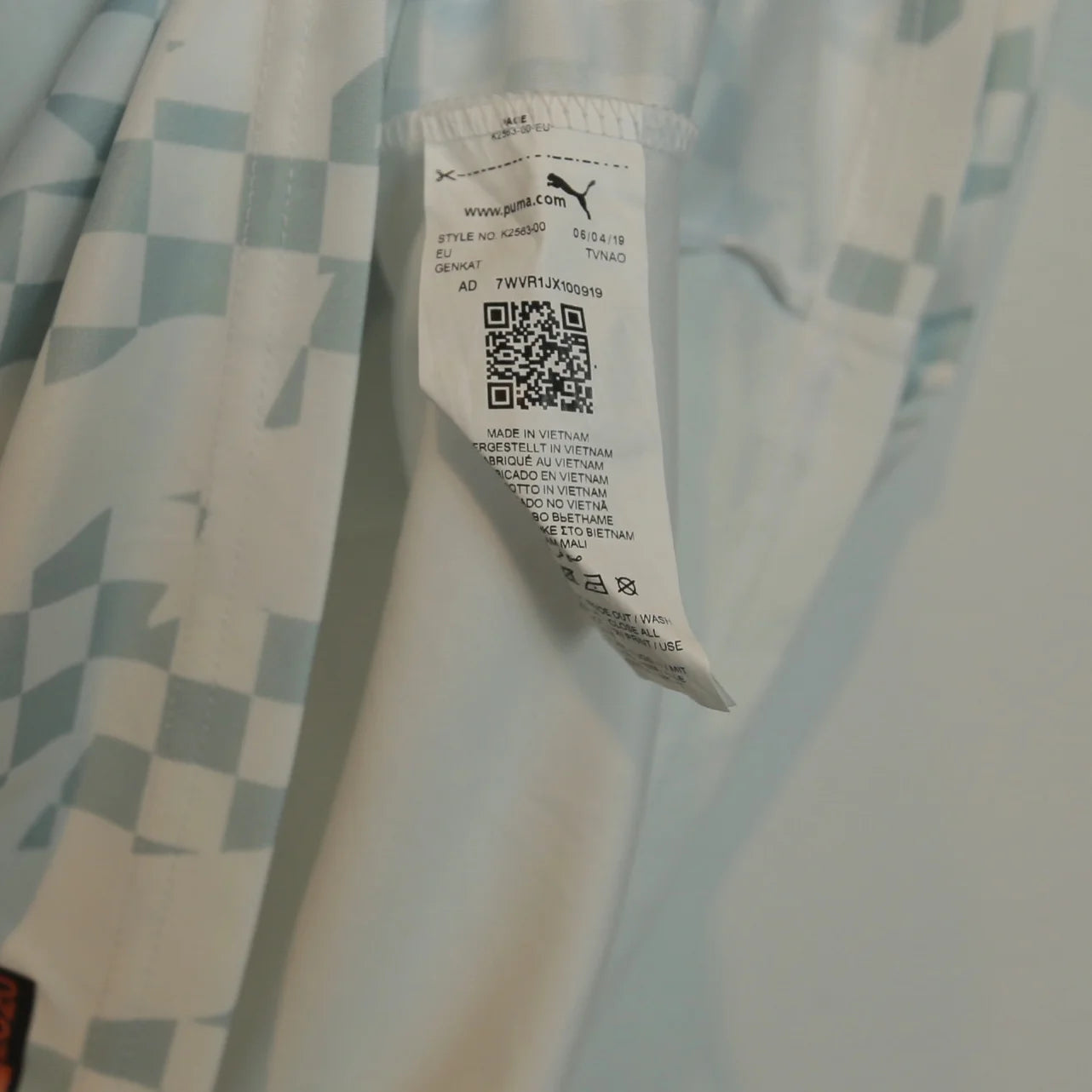 Luton Town 19/20 Away - Size XL - Authentic Puma