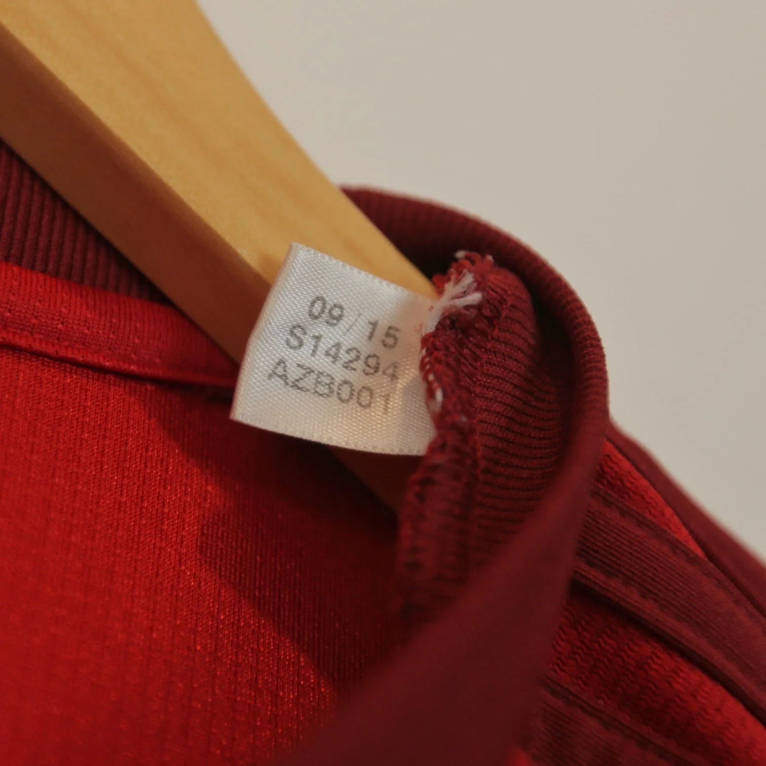 Bayern Munich 15/16 Home - Robben - Size M - Authentic Adidas